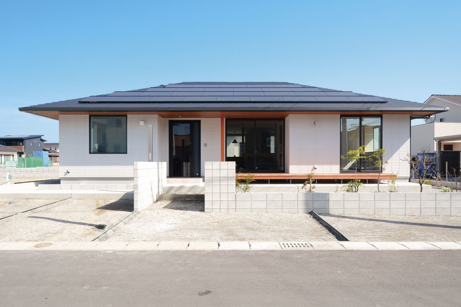 hiraya008-main.jpg